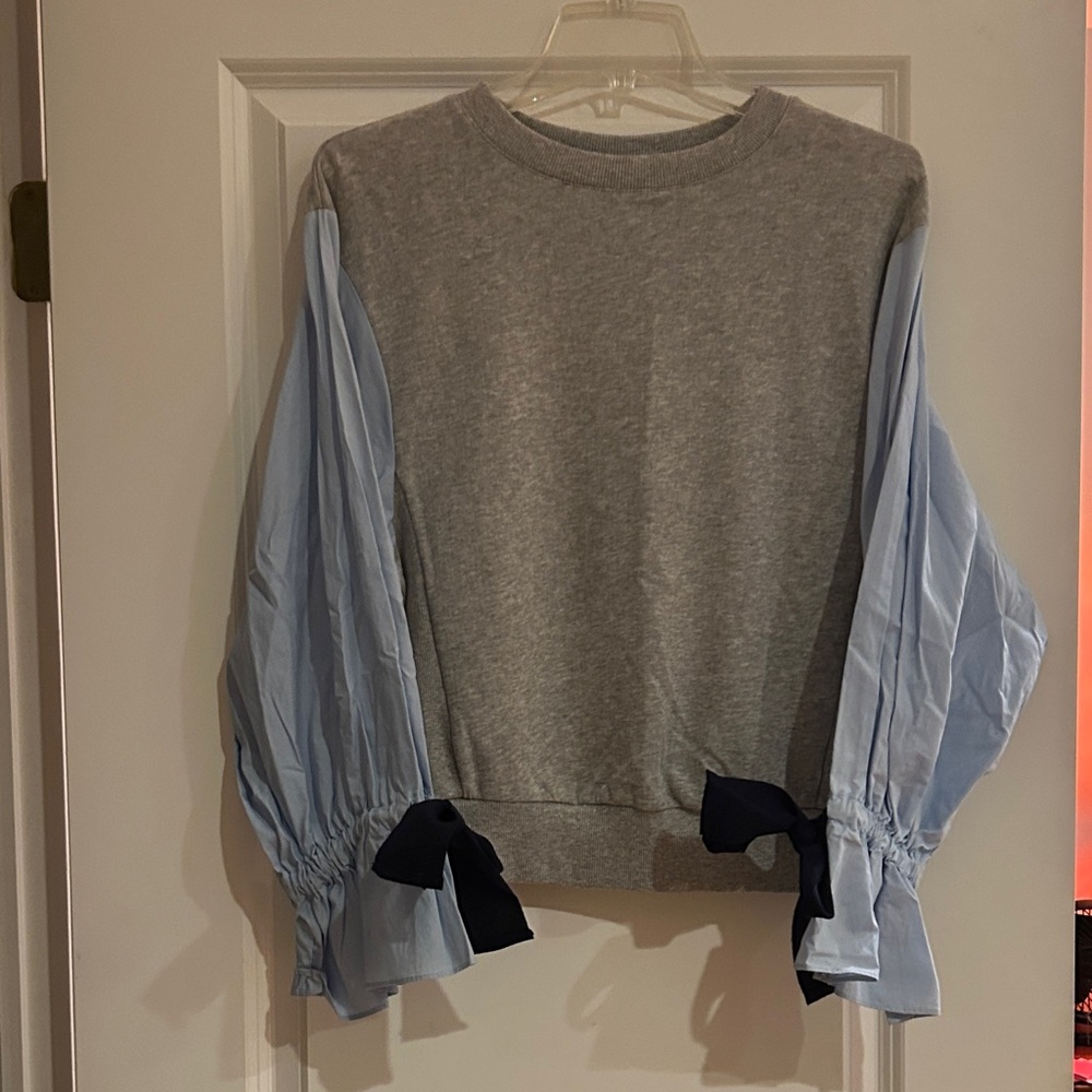 Who What Wear Gray Textured Sweatshirt with Cotton sleeves with bow ties